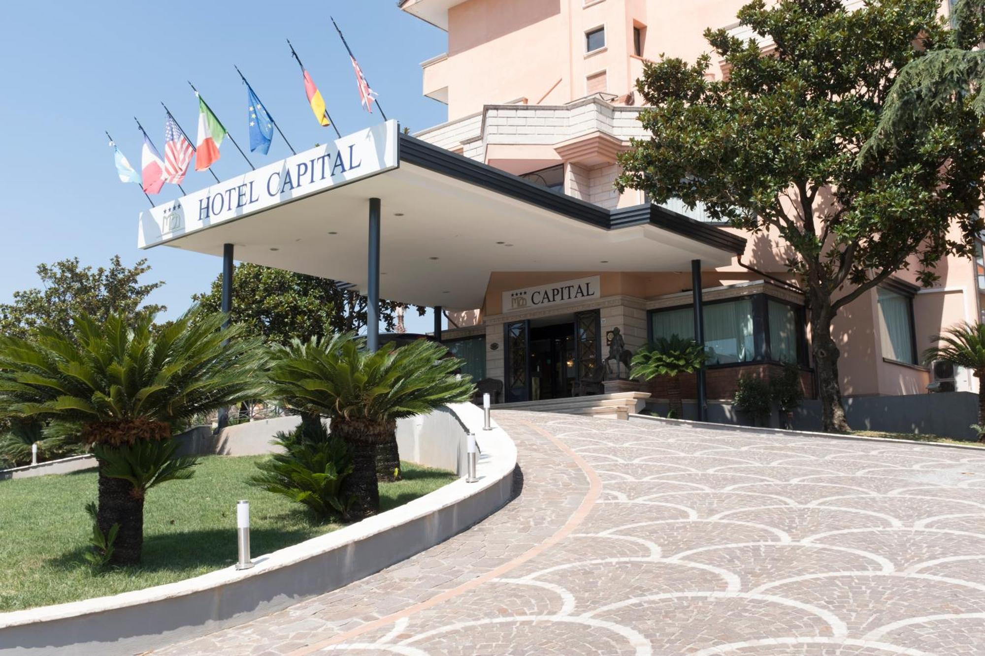 Hotel Capital Campagna Esterno foto